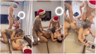 คลิปหลุด Onlyfans Yutnoey หลุดน้องเนยคลิปแรร์มาในชุดคริสมาส นัดคู่ขาสวิงกิ้ง เบ็ดหีโม๊กควยฟินๆ ก่อนโดนจับนอนหงายกระเด้าหีรัวๆสลับเปลี่ยนท่าหมาซอยหียับๆครางฟินๆลีลาดีเด็ดจัดๆเลย