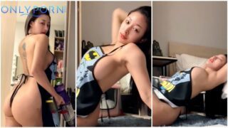คลิปหลุด ONLYFANS Bunny.Zudeah น้องบันนี่ซูเด๊ะพริ้ตตี้ตัวท็อปทำความสะอาดห้องผ้ากันเปื้อนผืนเดียว หุ่นโครตดีสวยคมสุดๆกวาดไปอ่อยไปแอ่นตูดใส่กล้องตูดอย่างแน่น ก้มปูผ้าที่นอนแอ่นหีใส่กล้องหีเนียนๆเลยน่าจะกระแทกจริงๆ